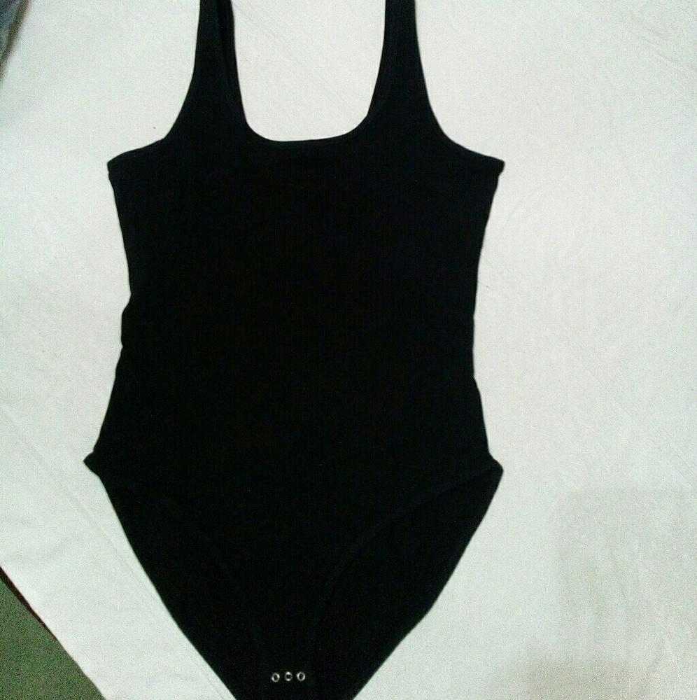 NWT Vs Pink bodysuit in size XS - Picture 3 of 4